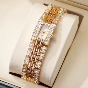 Classic Elegance Gold Crystal Watch – Bracelet Timepiece